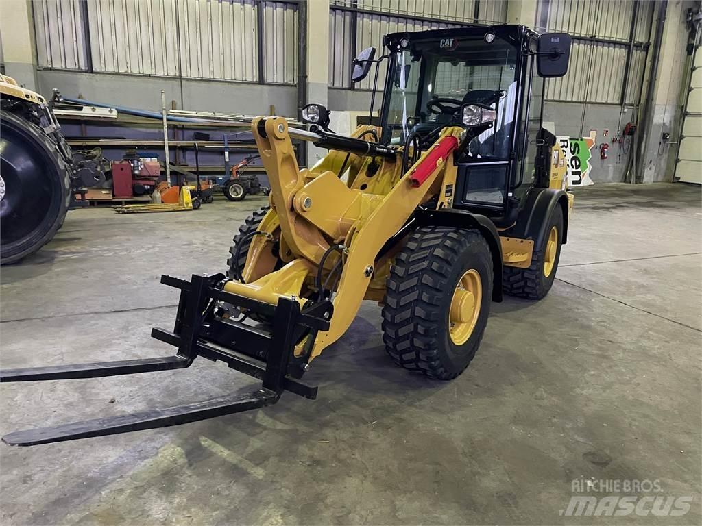 CAT 906 Utovarivači na kotačima
