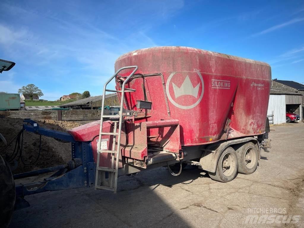 Kverneland DUO 2218 Mikser hranilice