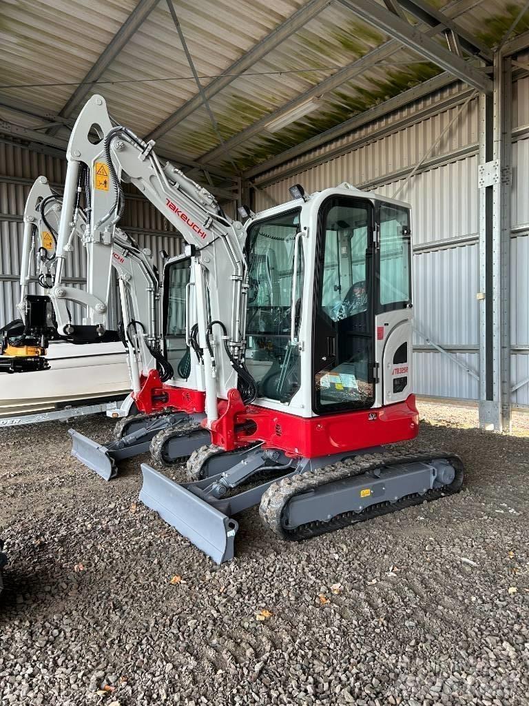 Takeuchi TB325 Mini bageri <7t