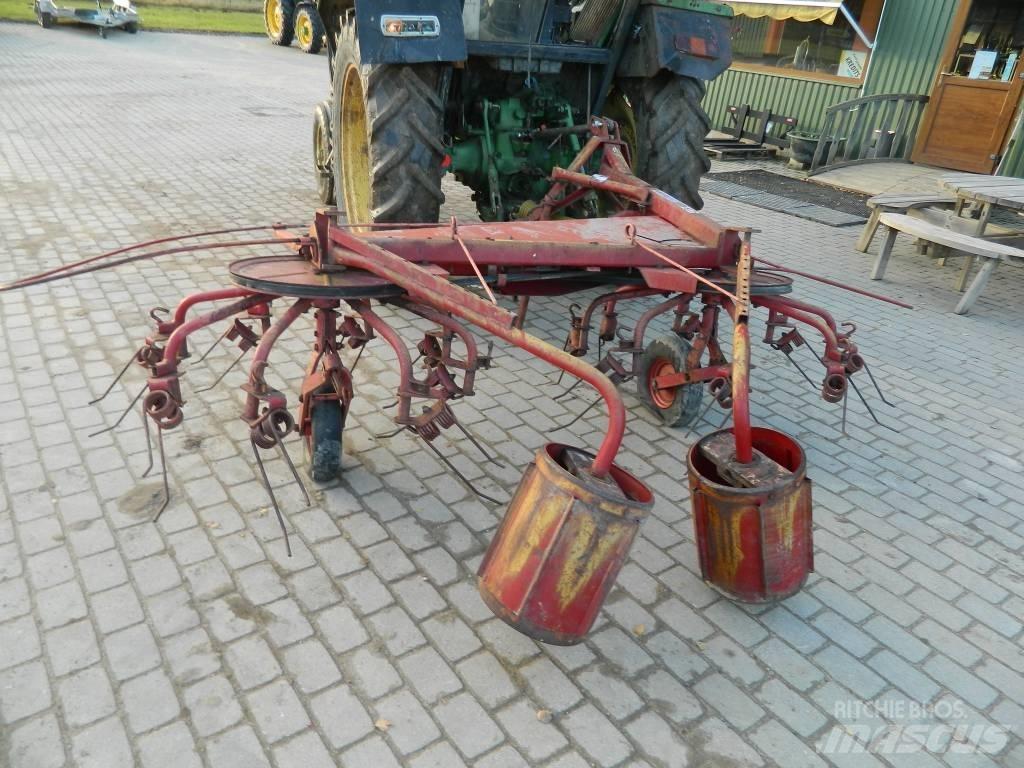 JF CR 320 Okretači i sakupljači sijena