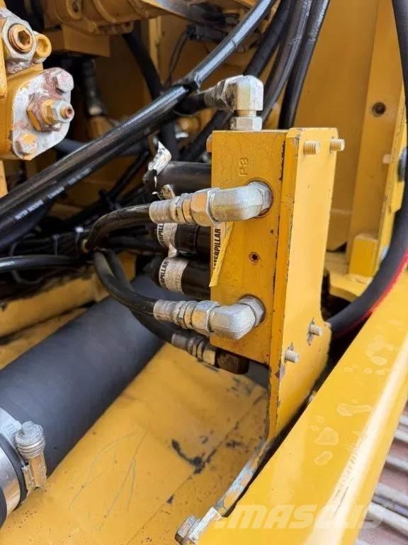 CAT 320DL Bageri gusjeničari