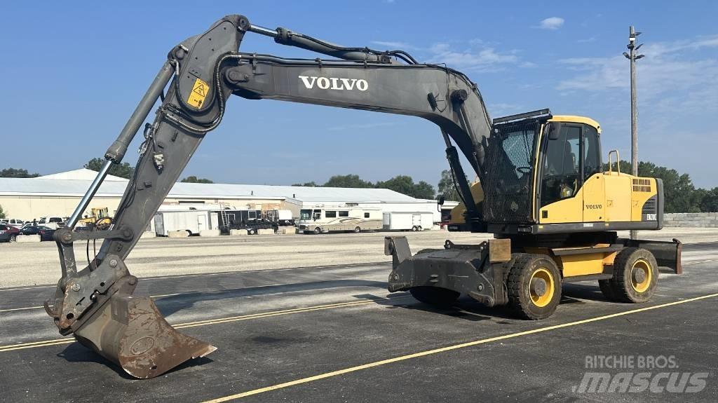Volvo EW 210 C Bageri na kotačima
