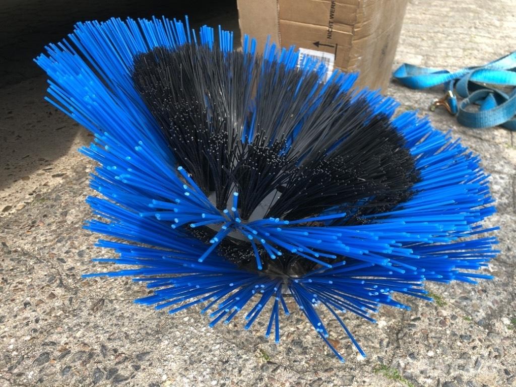 Iseki LS 100 Priključci kompaktnog traktora