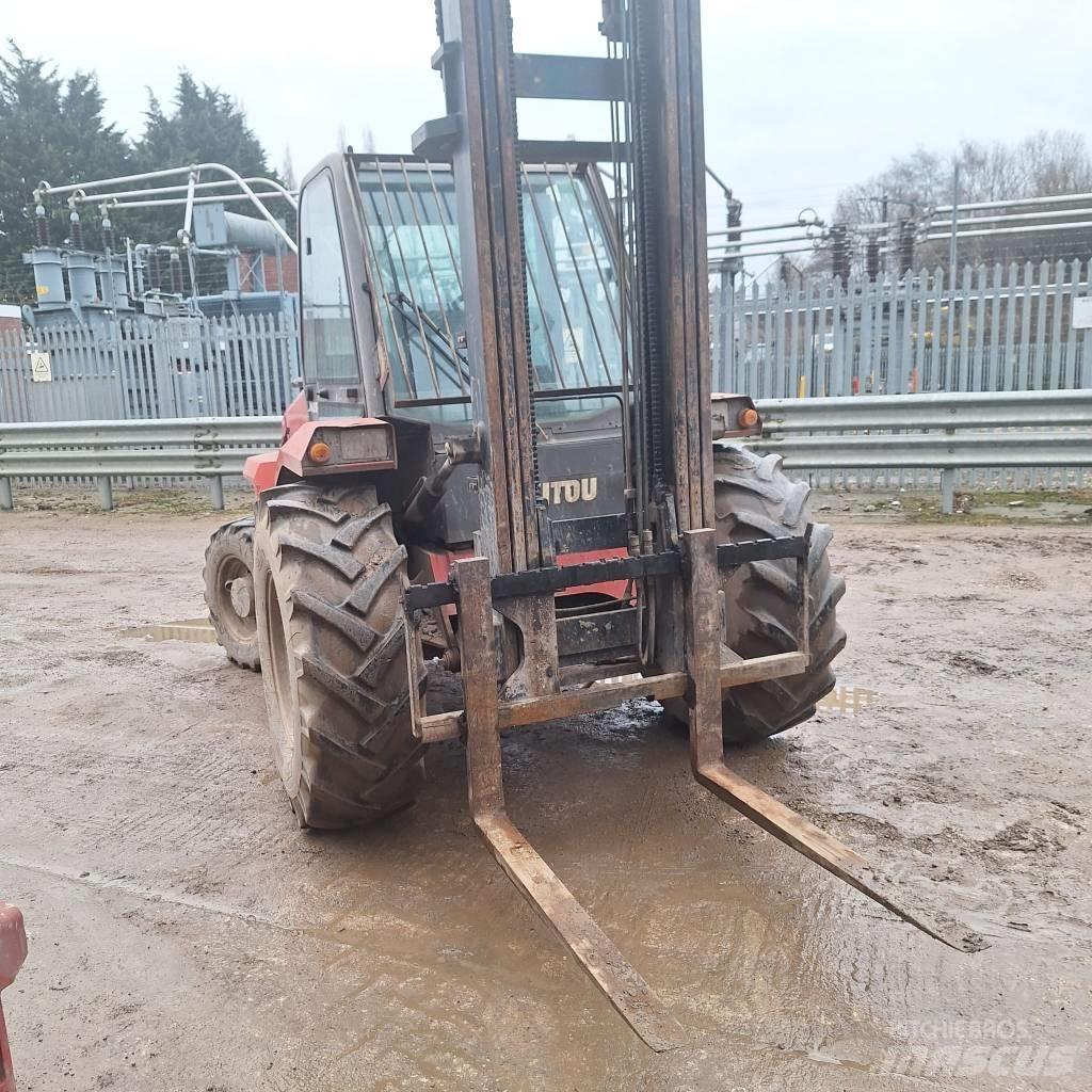Manitou M 26.4 Terenski viličar