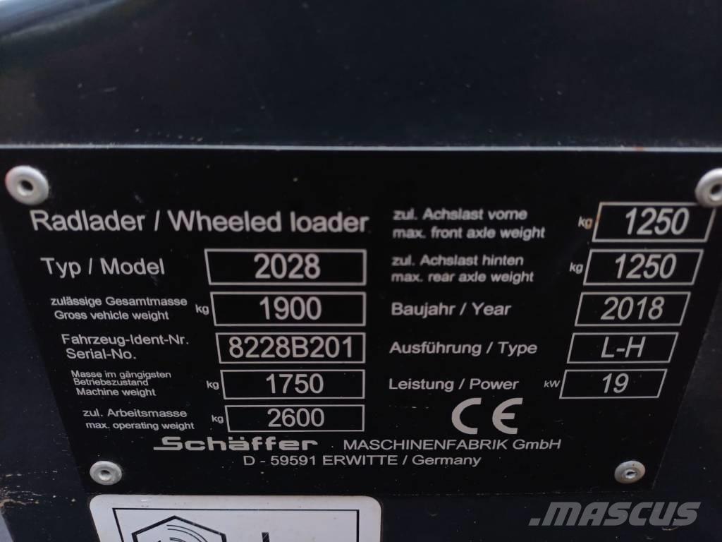 Schäffer 2028 Višenamjenski utovarivači