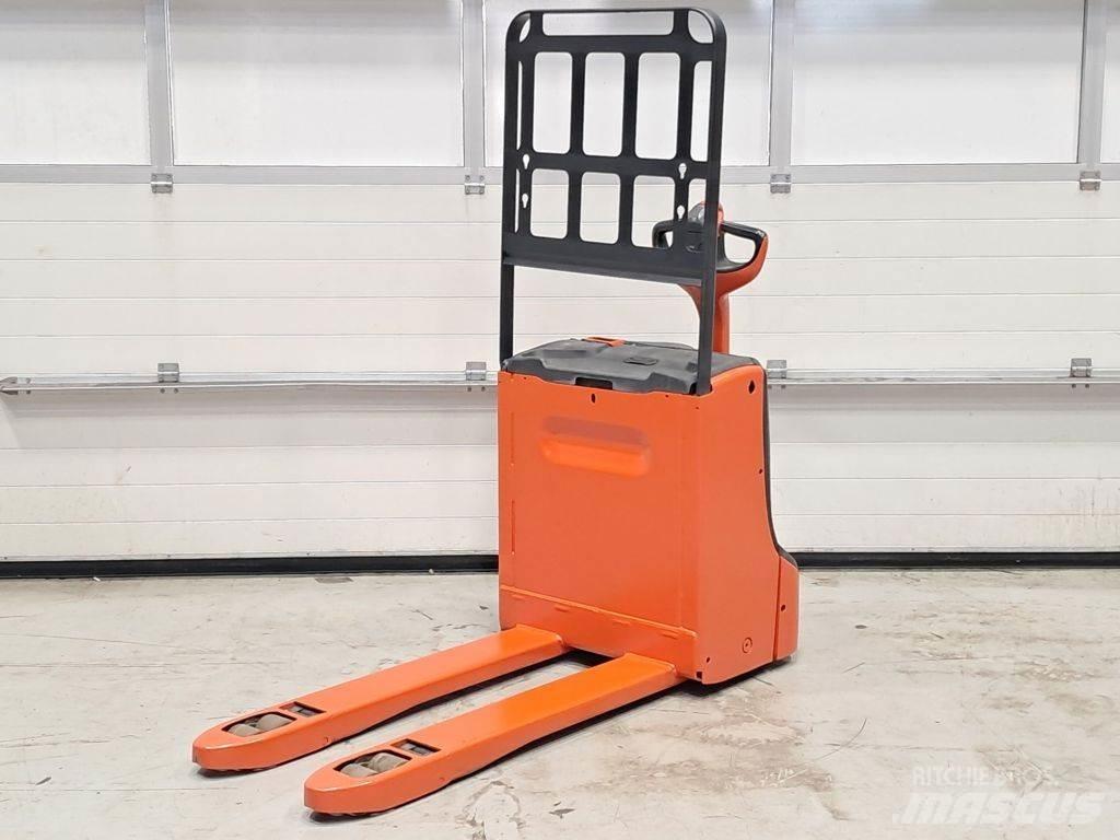 Linde T18 Nisko podizni električni viličar