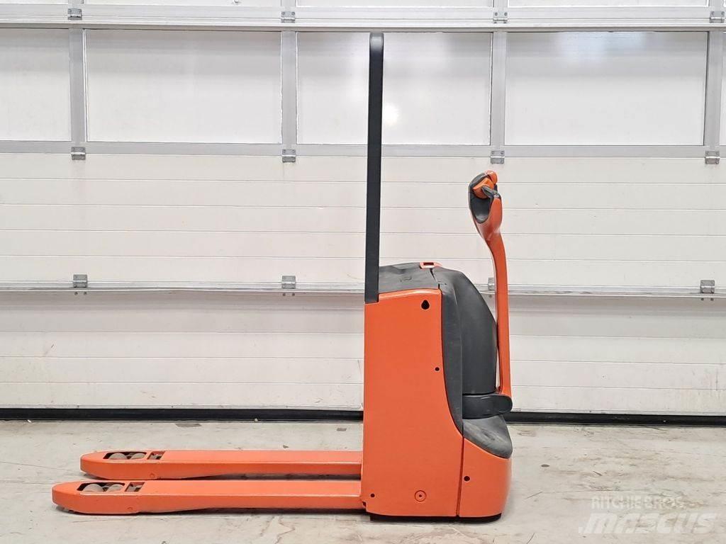 Linde T18 Nisko podizni električni viličar