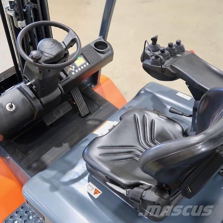 Toyota 8FBMT45 Električni viličari