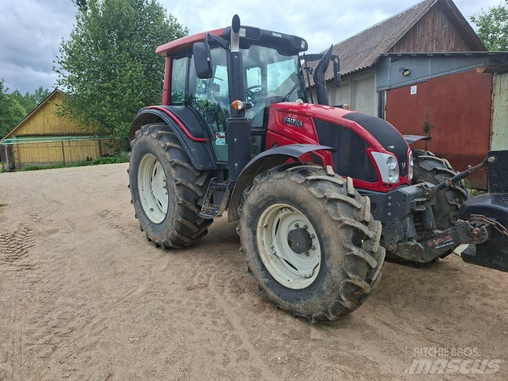 Valtra N 123 Traktori