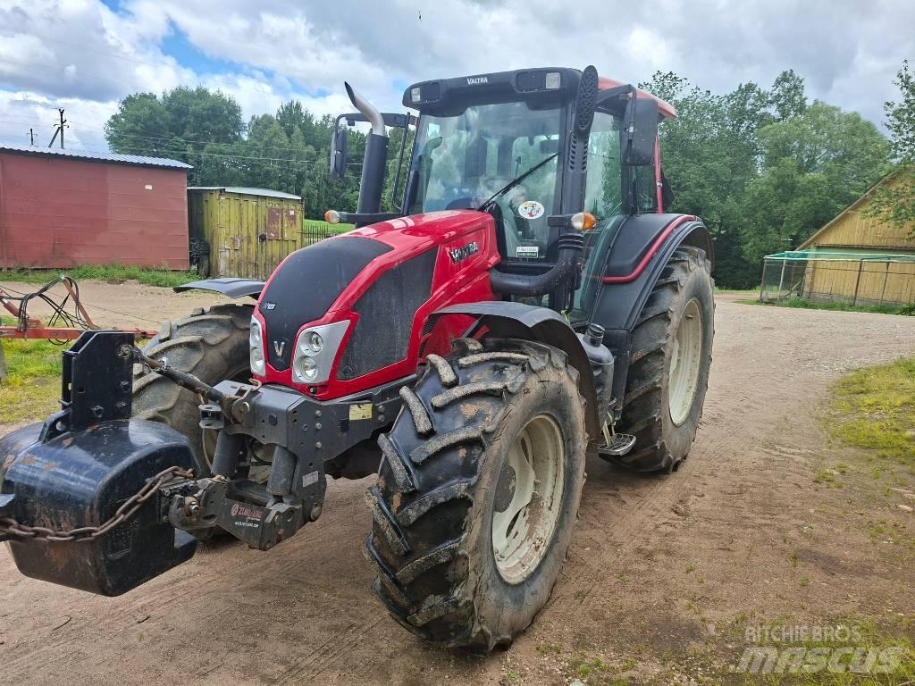 Valtra N 123 Traktori