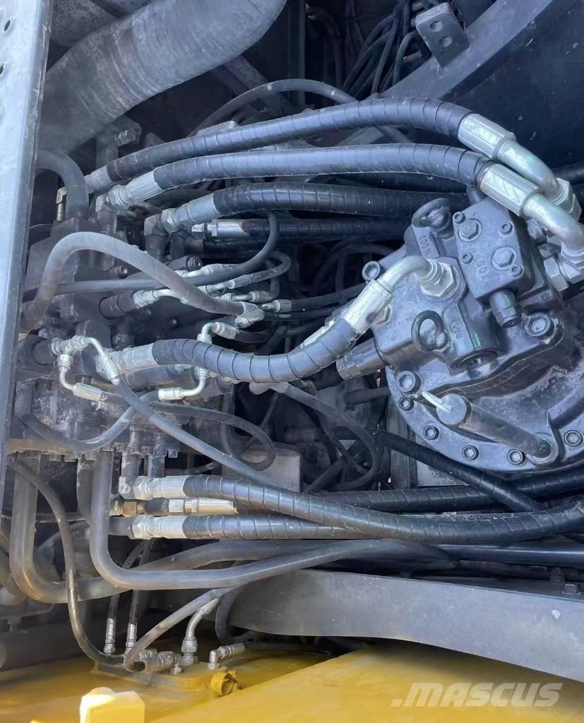Volvo EC 240 Bageri gusjeničari