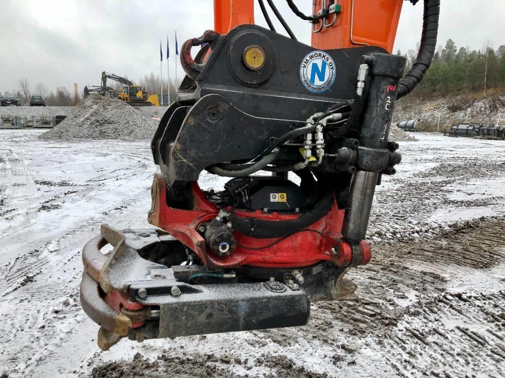 Hitachi ZX225USRLC-6 Bageri gusjeničari