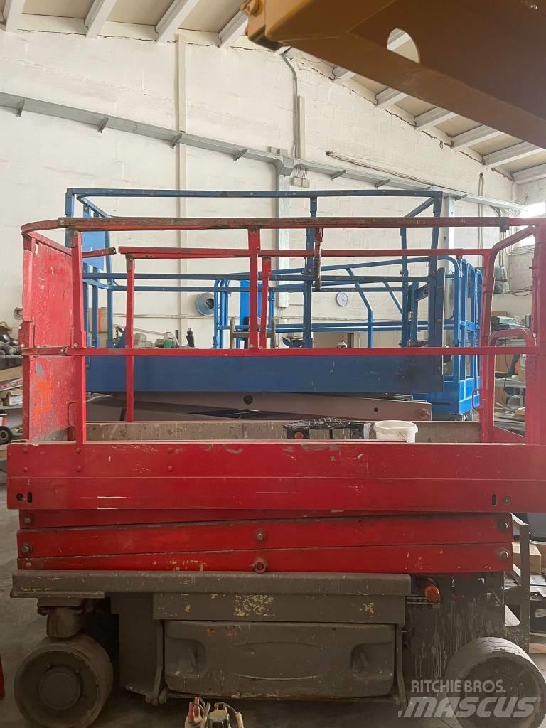JLG 2030 ES Škaraste platforme