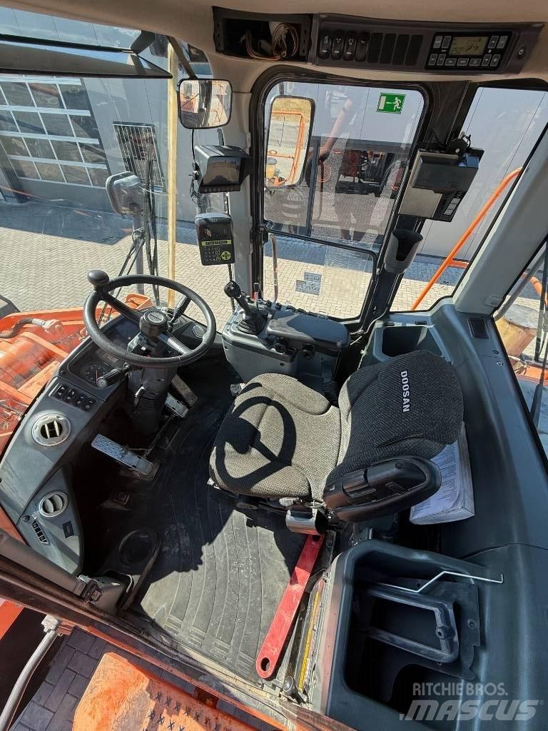 Doosan DL 300-3 Utovarivači na kotačima