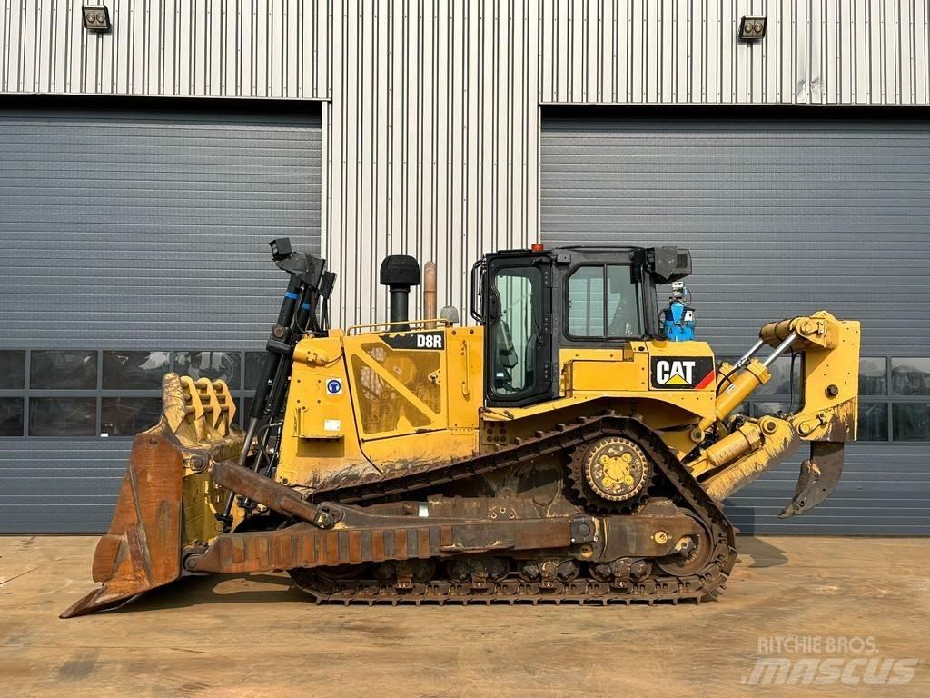 CAT D8R Buldožeri gusjeničari