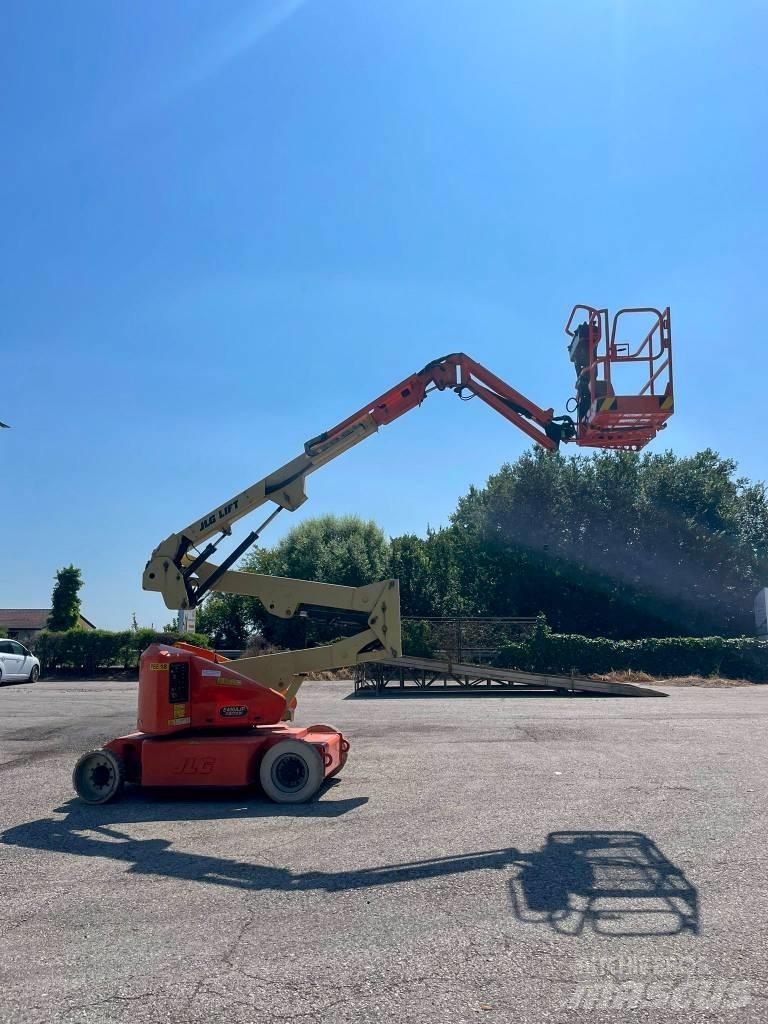 JLG E 400 AJP Zglobne podizne platforme