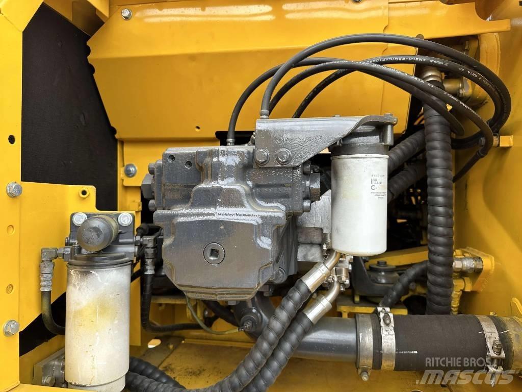 Komatsu PC200-8 Bageri gusjeničari
