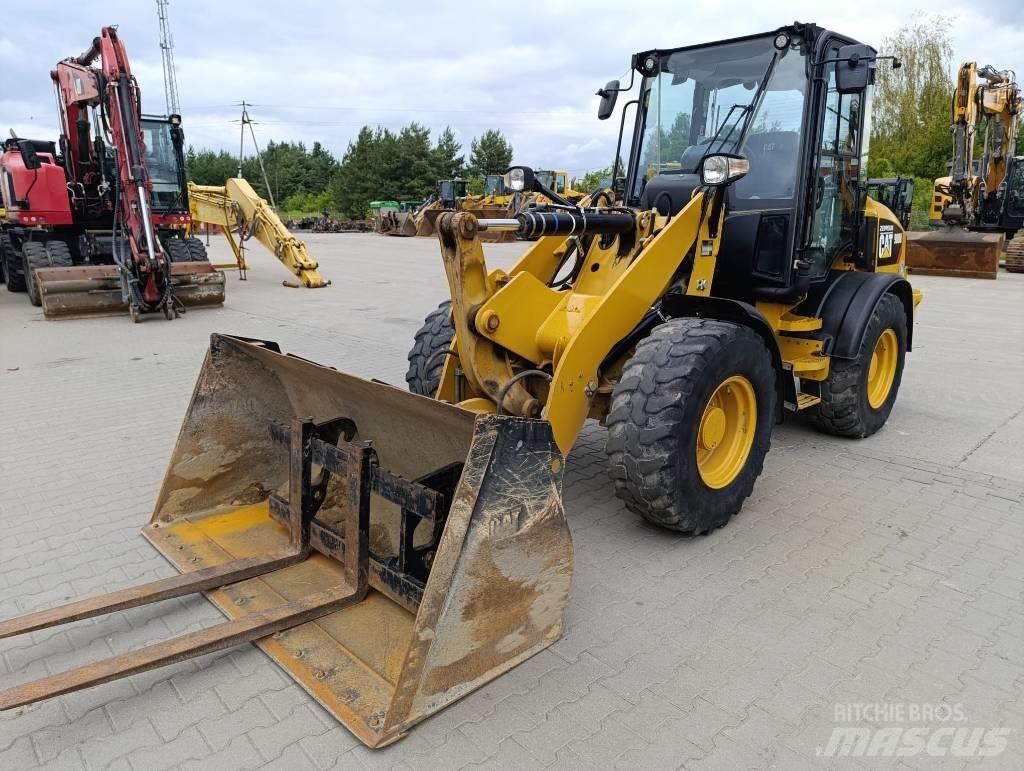 CAT 908M Utovarivači na kotačima