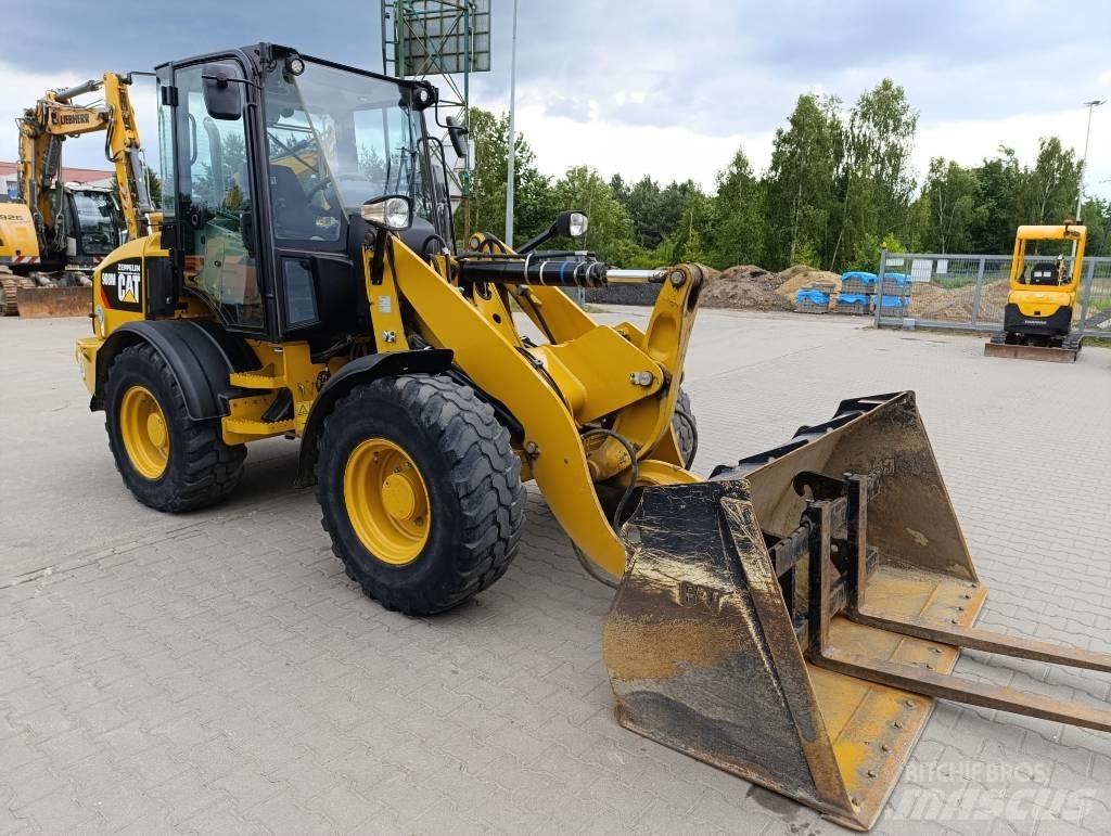 CAT 908M Utovarivači na kotačima