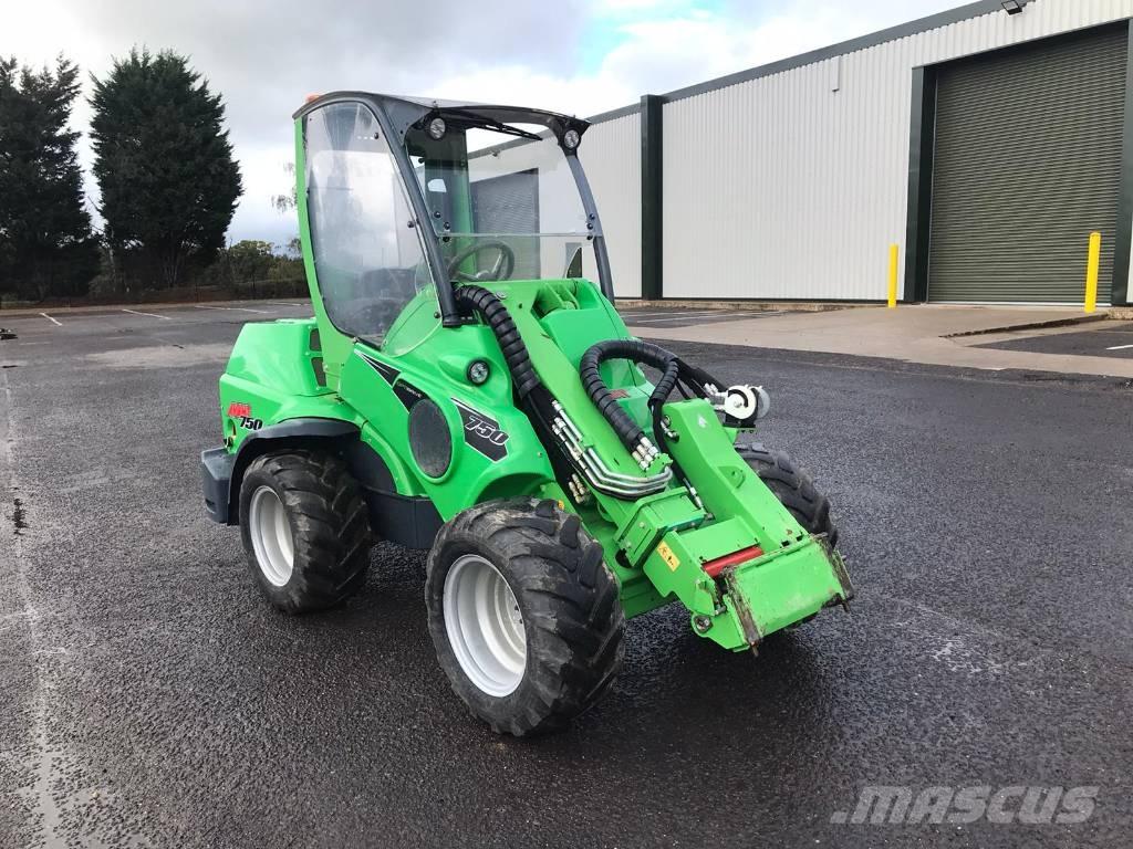 Avant 750 Višenamjenski utovarivači