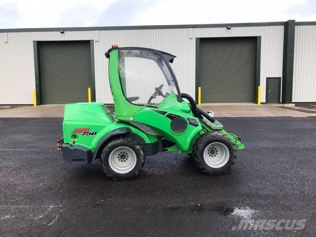 Avant 750 Višenamjenski utovarivači