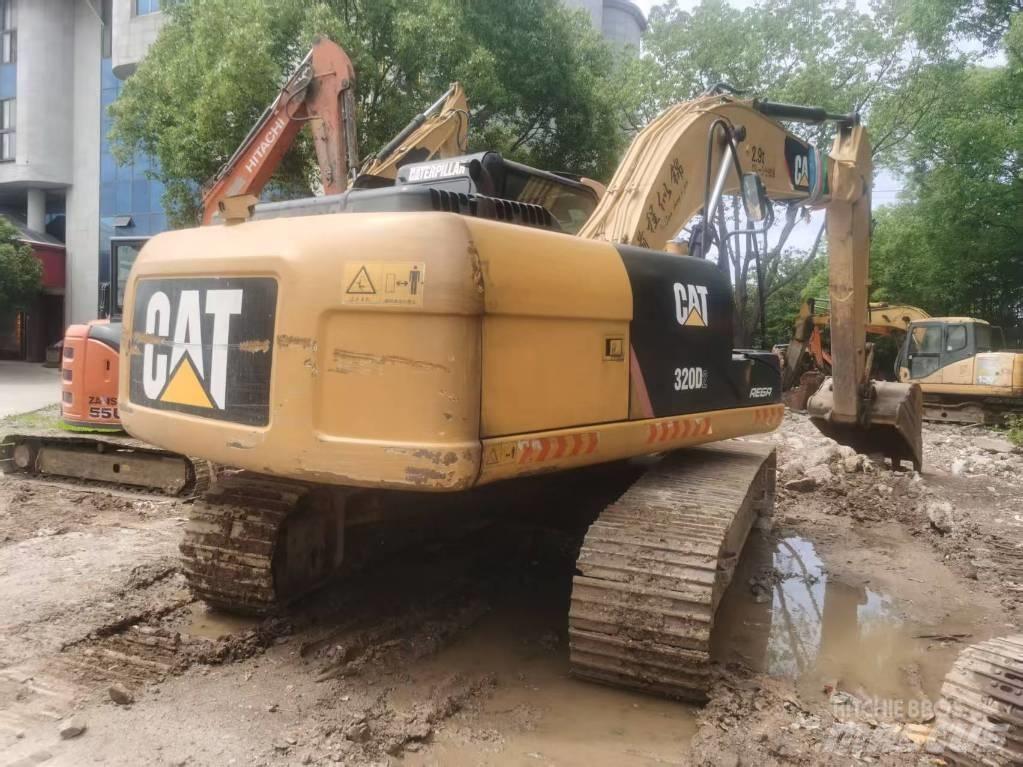 CAT 320 D2 Bageri gusjeničari