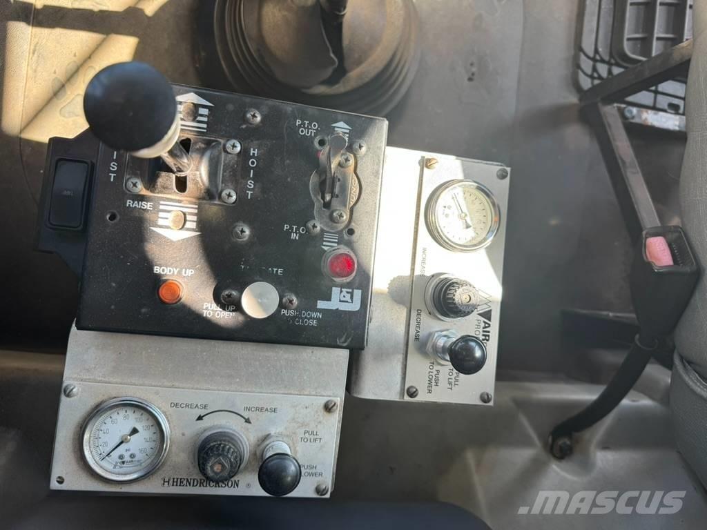 Mack GU813 Kiper kamioni