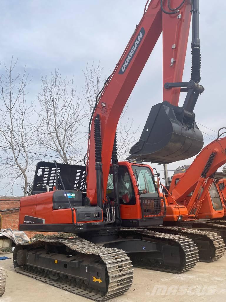Doosan DX 225 Bageri gusjeničari