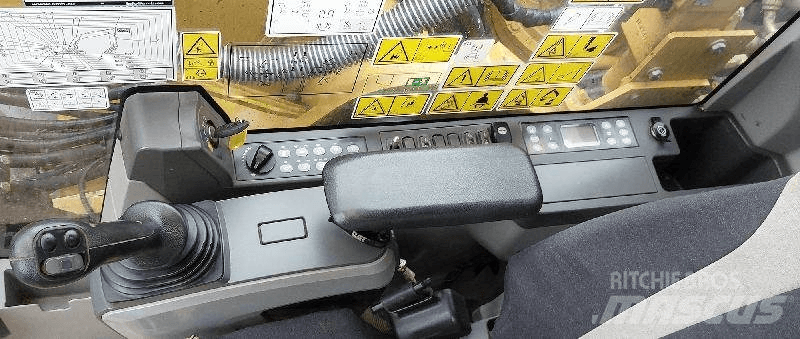 CAT 326F Bageri gusjeničari