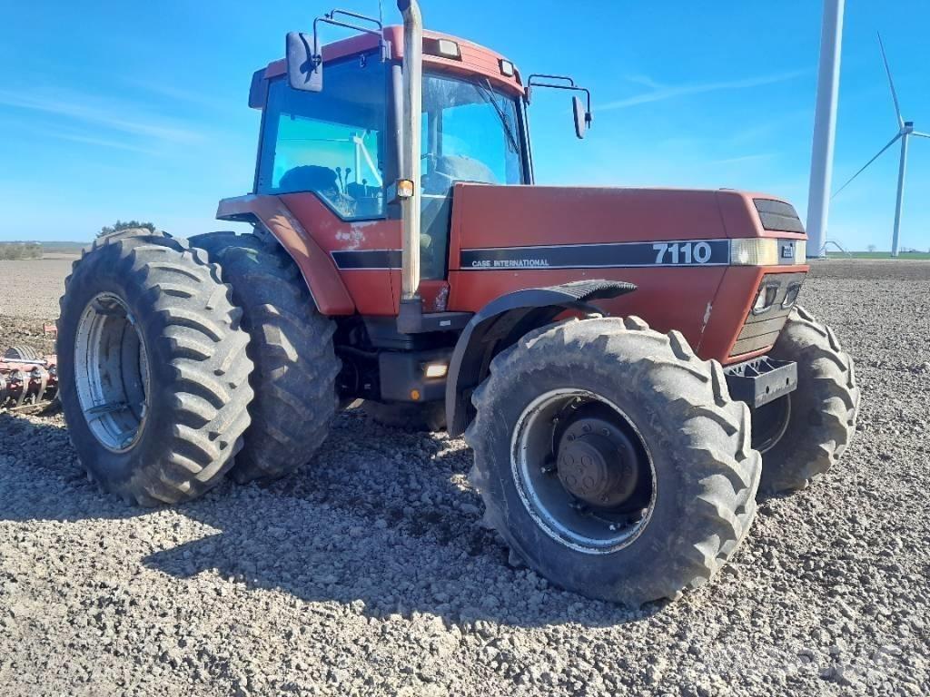 Case IH Magnum 7110 Traktori