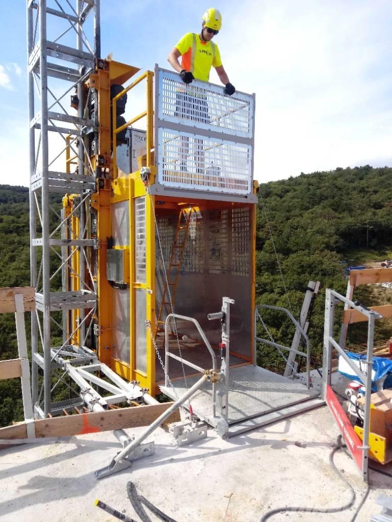  Xingdou SC200 Vertikalne radne podizne platforme