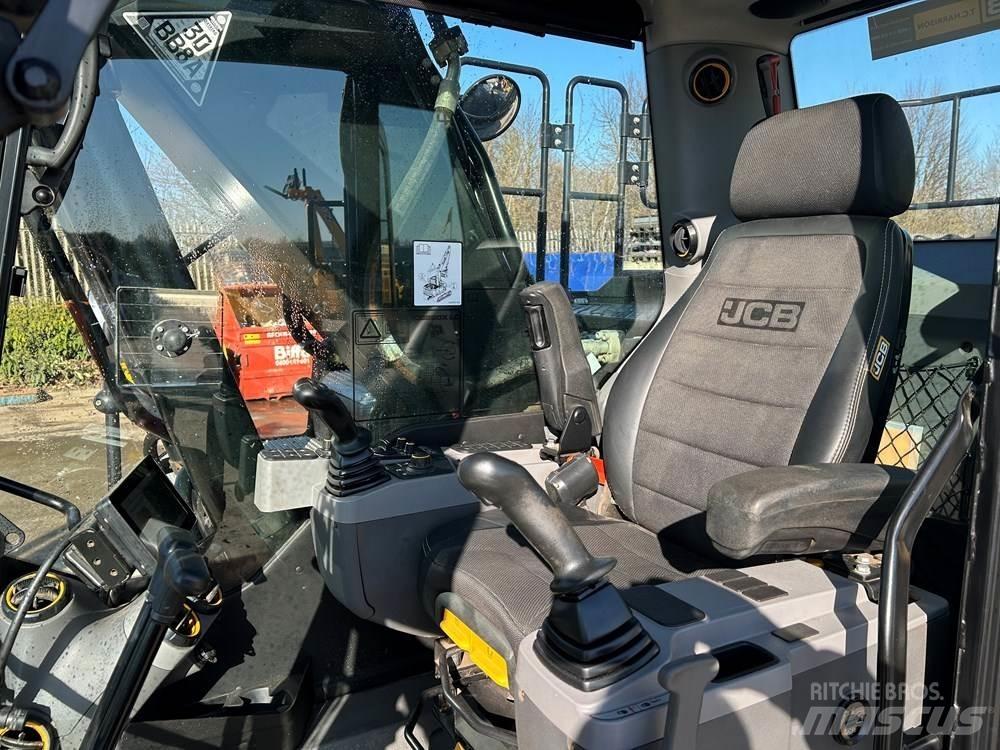 JCB 220X Bageri gusjeničari