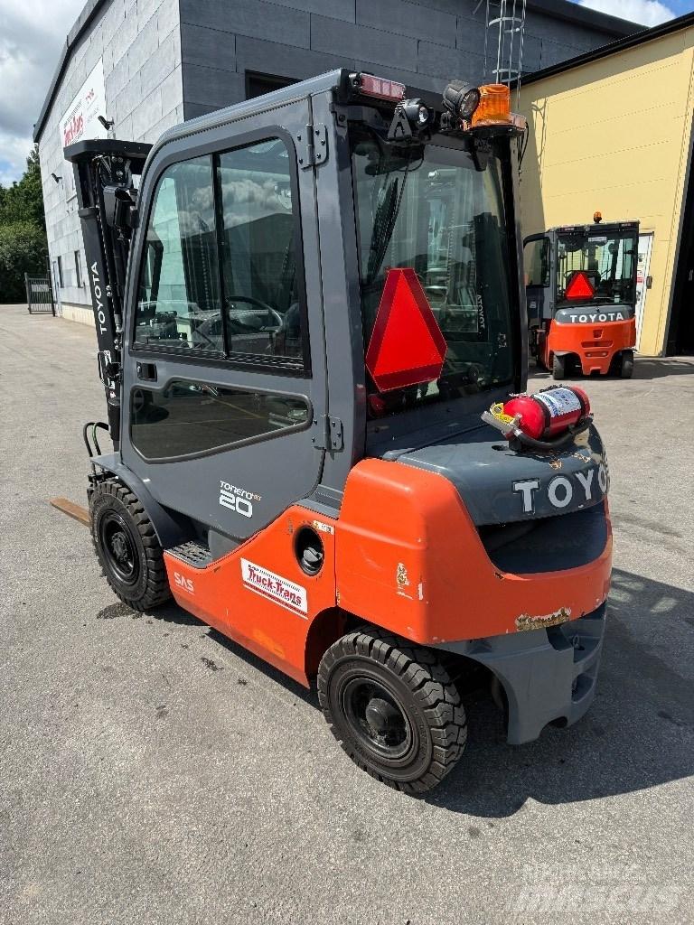 Toyota 06-8FD20F Dizelski viličari