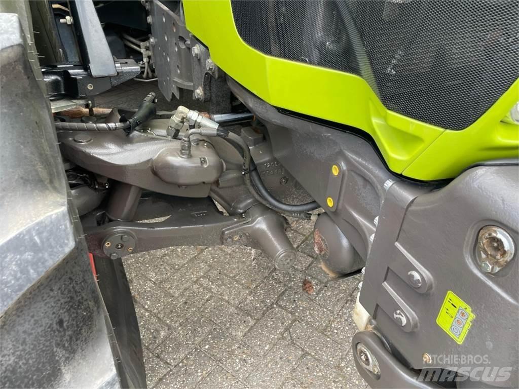 CLAAS Arion 650 Traktori