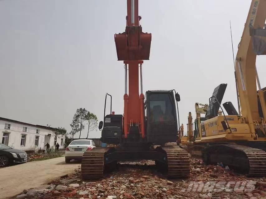 Hitachi ZX 210 Bageri gusjeničari