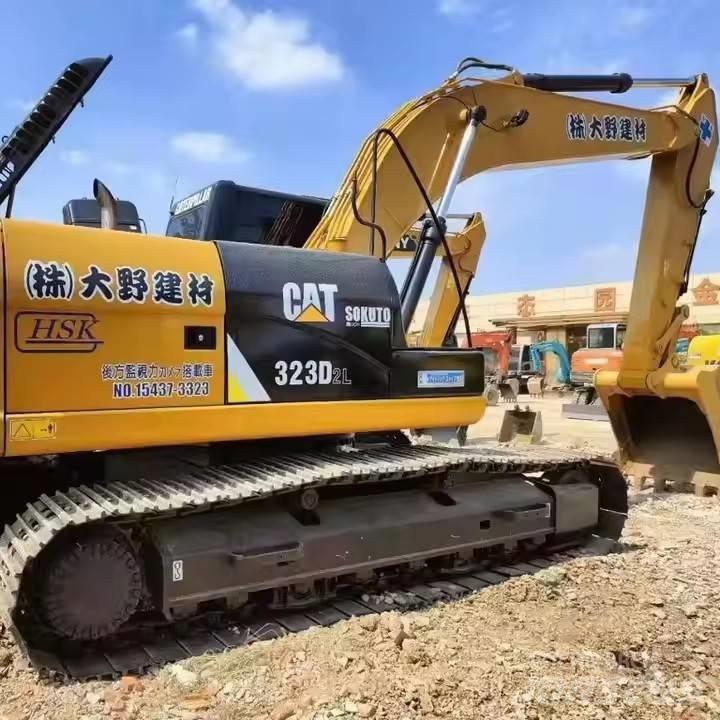 CAT CAT323D2L Bageri gusjeničari