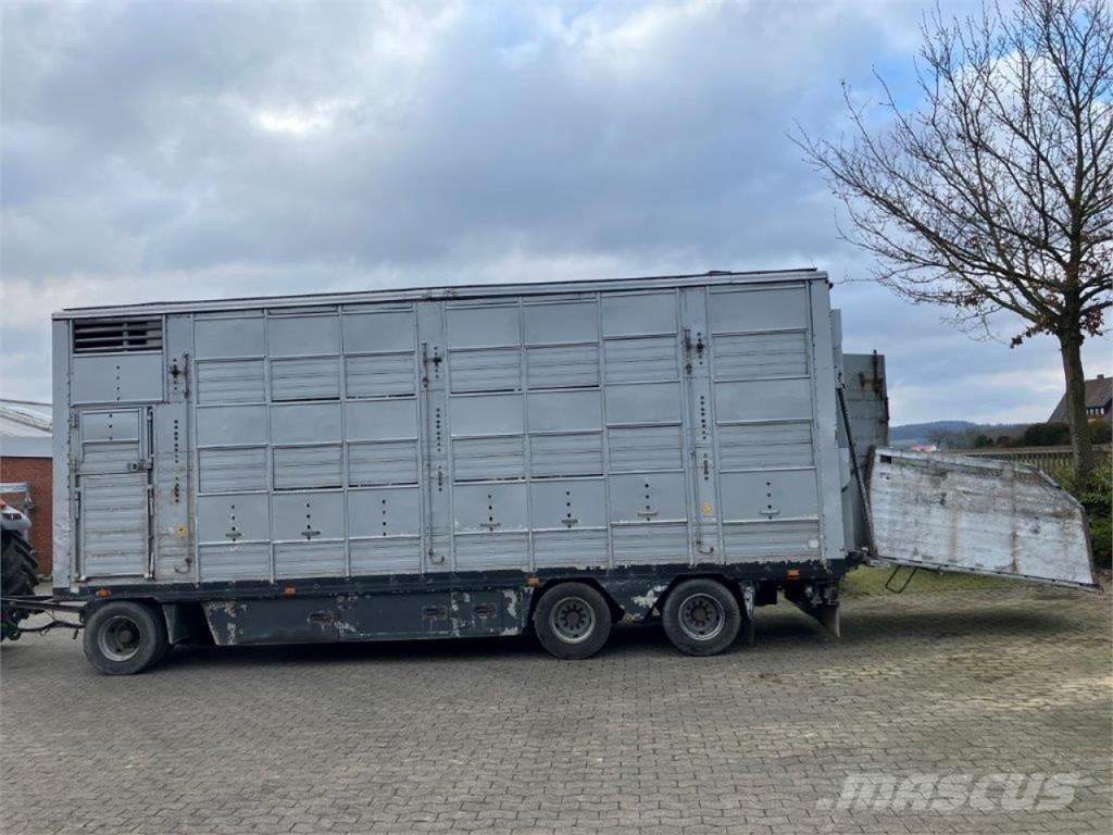 Pezzaioli 3-Stock Poluprikolice za prjevoz stoke