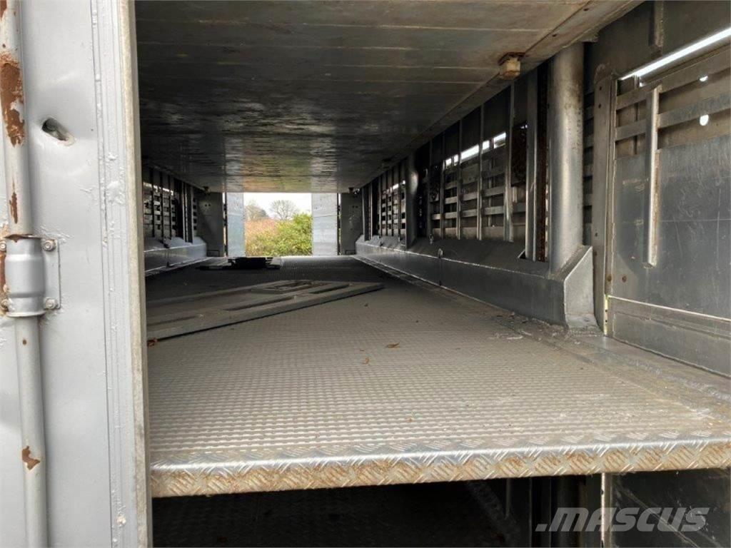 Pezzaioli 3-Stock Poluprikolice za prjevoz stoke