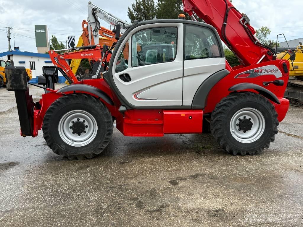Manitou MT 1440 Teleskopski viličari