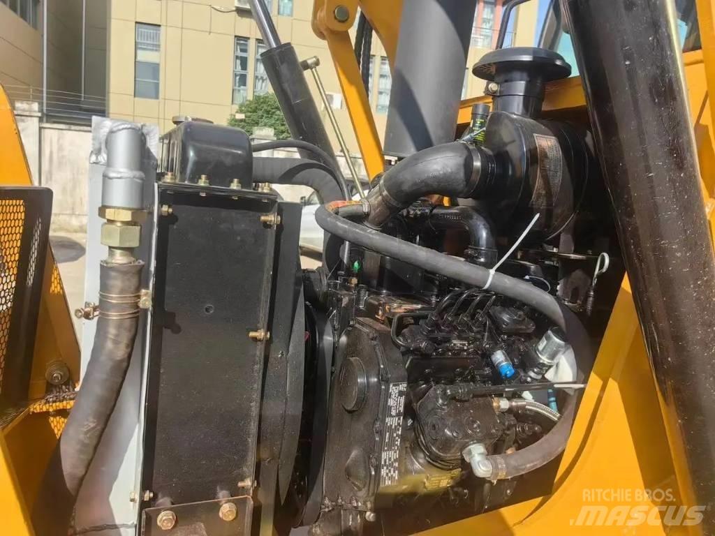 CAT 420 F Utovarni rovokopači