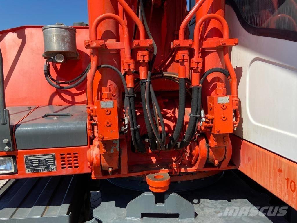 Liebherr A 900 C Bageri na kotačima