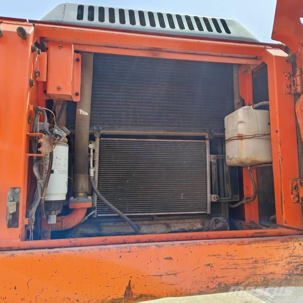 Doosan DX 300 LC Bageri gusjeničari