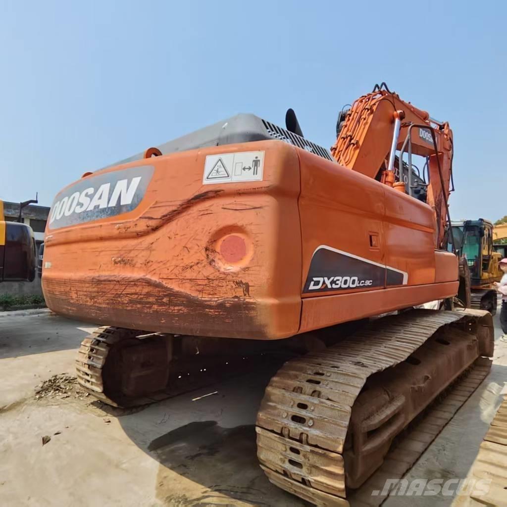 Doosan DX 300 LC Bageri gusjeničari