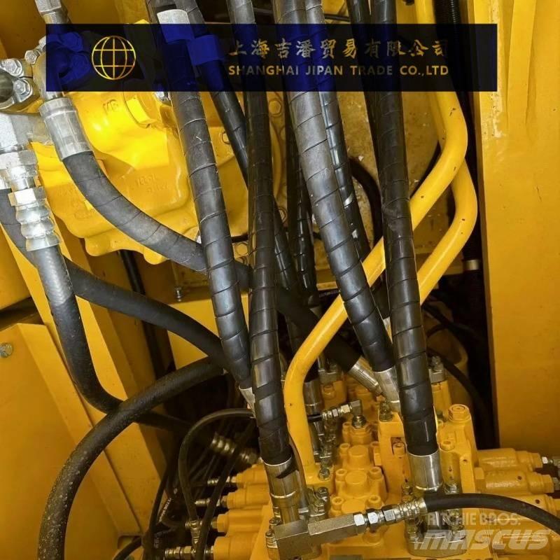 Komatsu PC 220 Bageri gusjeničari