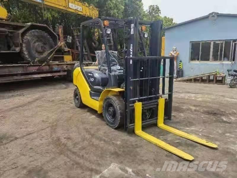 Komatsu 3Ton Dizelski viličari