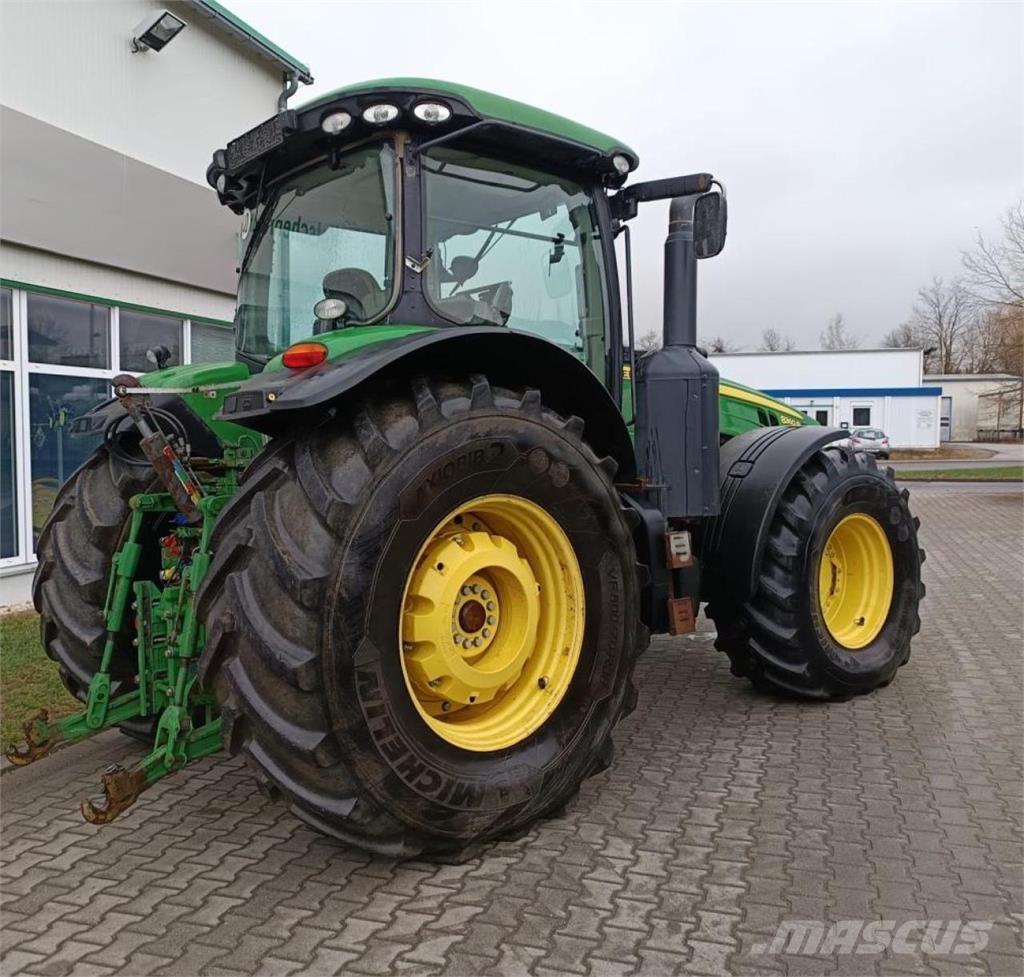 John Deere 8360 R Traktori
