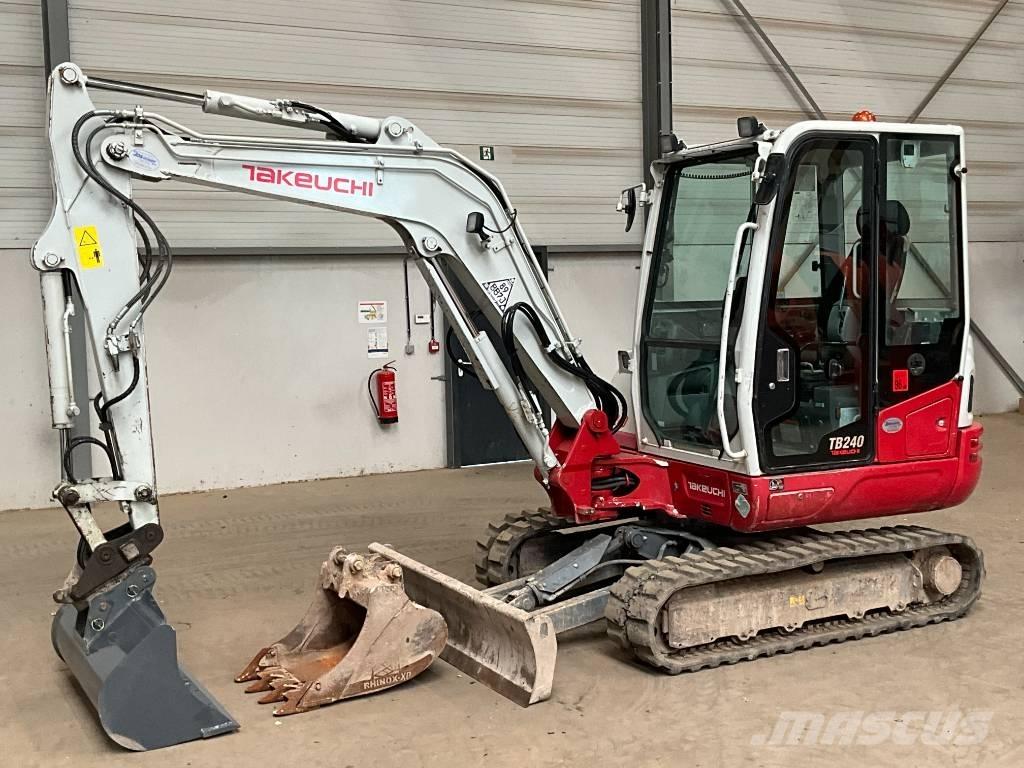 Takeuchi TB 240 Mini bageri <7t
