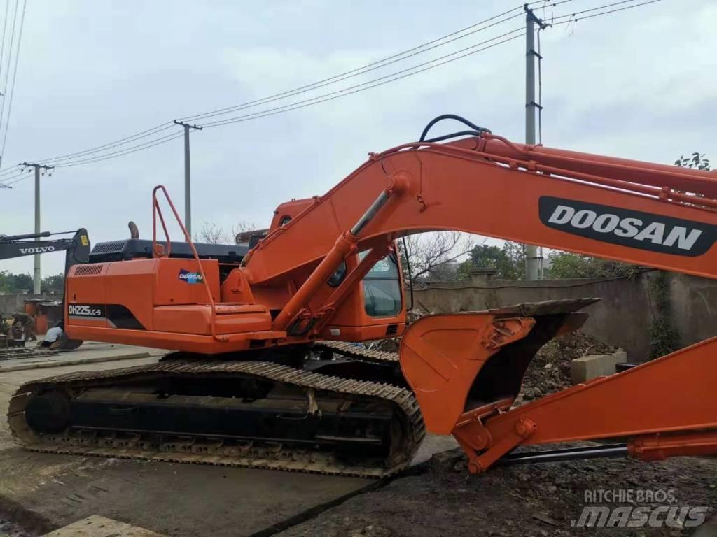 Doosan DH225LC-9 Bageri gusjeničari