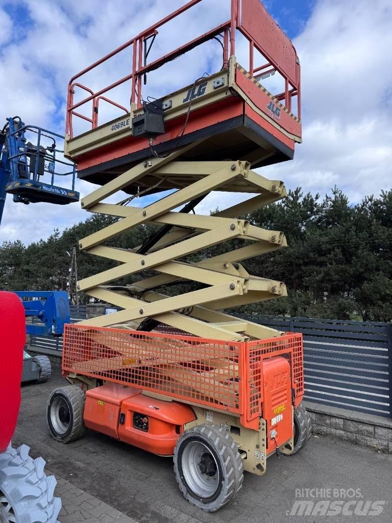 JLG 4069 Škaraste platforme