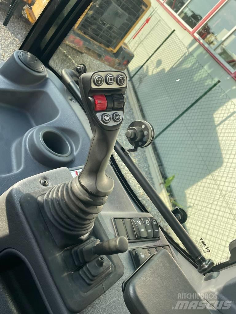 GiANT G 5000 TELE Višenamjenski utovarivači